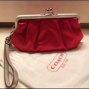 Satin Fuchsia Kisslock Coach Wristlet/Clutch.